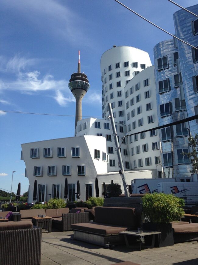 <mnp-mark>medienhafen</mnp-mark>